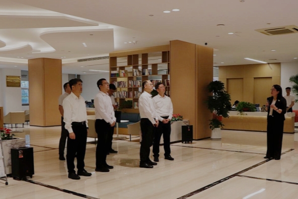 國(guó)家(jiā)知(zhī)識産權局黨組成員(yuán)、副局長(cháng)盧鵬起一(yī)行(xíng)莅臨山(shān)東(dōng)科(kē)創調研考察